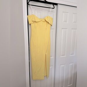Elliatt Pale Yellow Off shoulder Dress